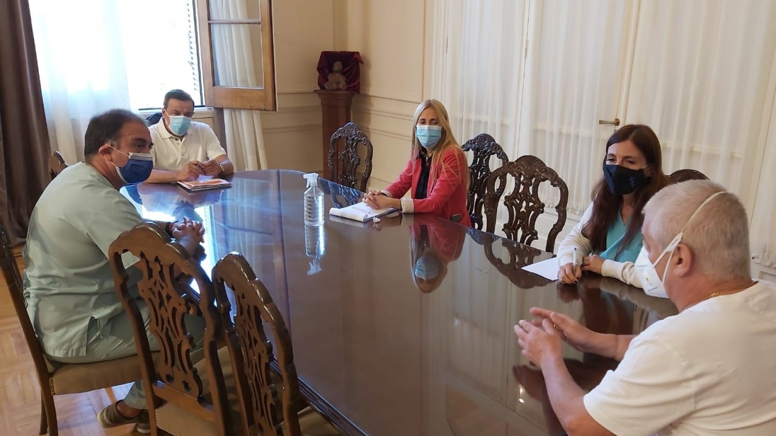 Delicada situación sanitaria en Zárate: Cáffaro convocó a referentes de salud